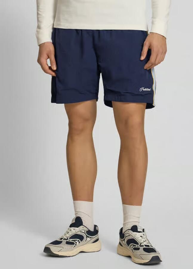 PROHIBITED Korte broek met labelstitching model 'Slipstream' - Foto 4