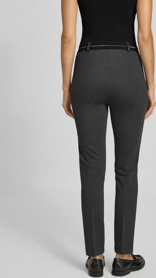 Raphaela By Brax Super slim fit stoffen broek met persplooien model 'LILLYTH'