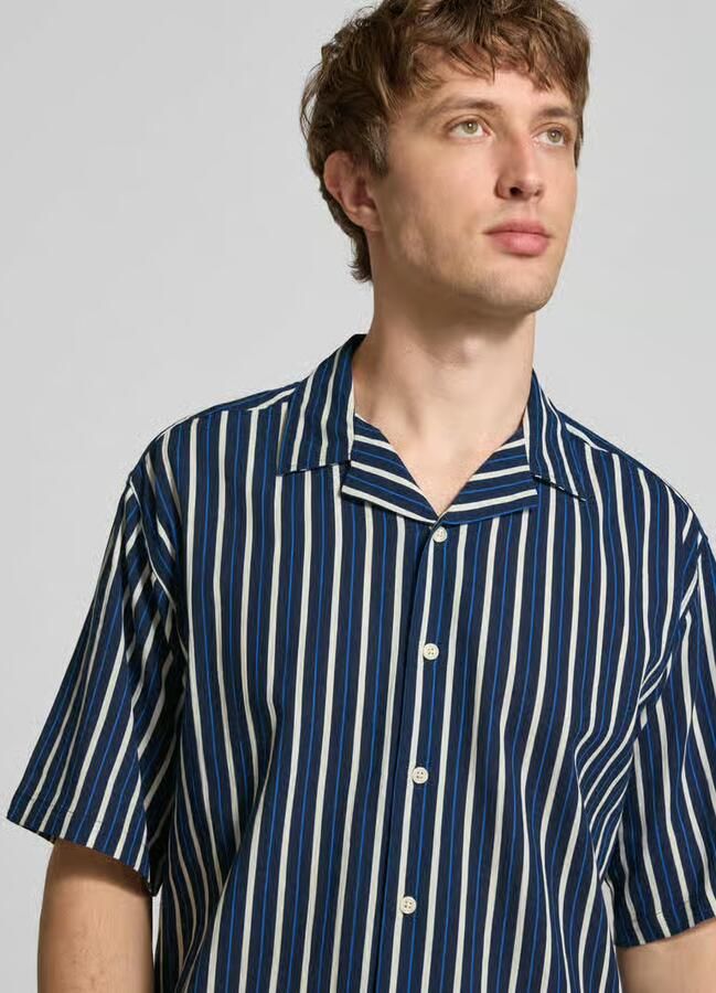 Redefined Rebel regular fit vrijetijdsoverhemd met reverskraag model 'HOWIE'