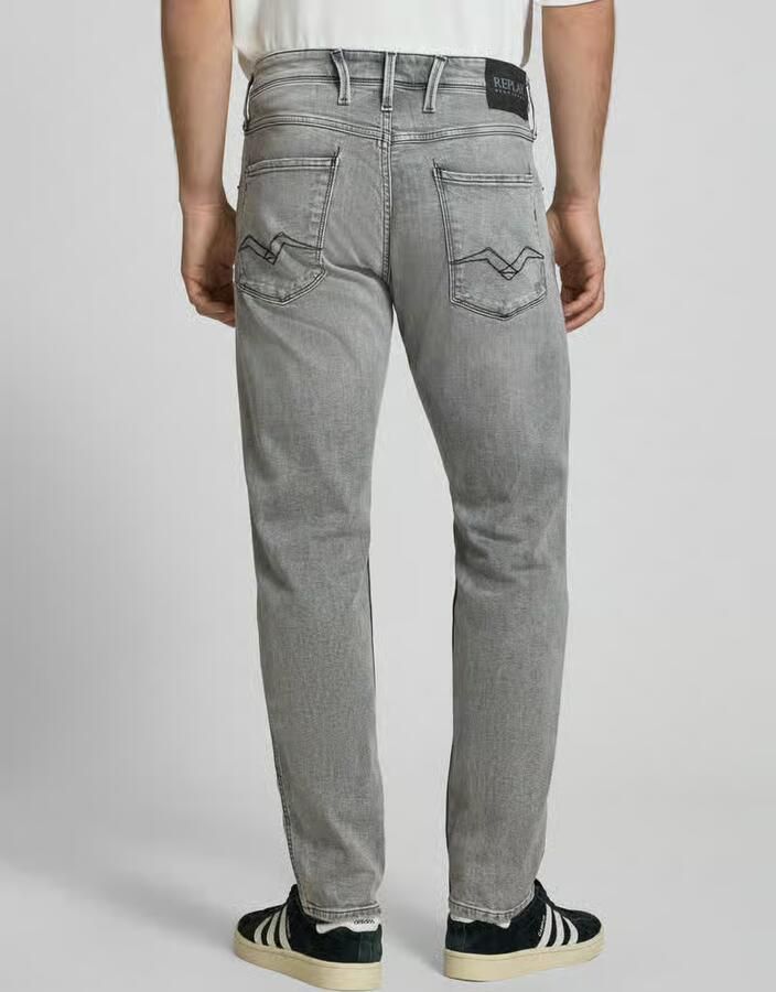 Replay Slim fit jeans in used-look model 'Anbass'
