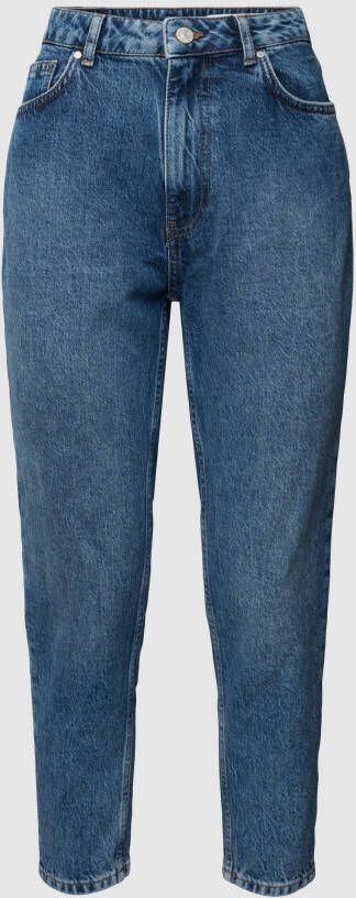 Review Jeans met labelpatch