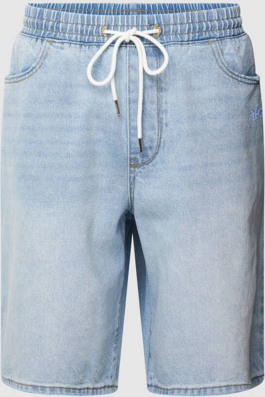 REVIEW Straight leg korte jeans met labeldetail