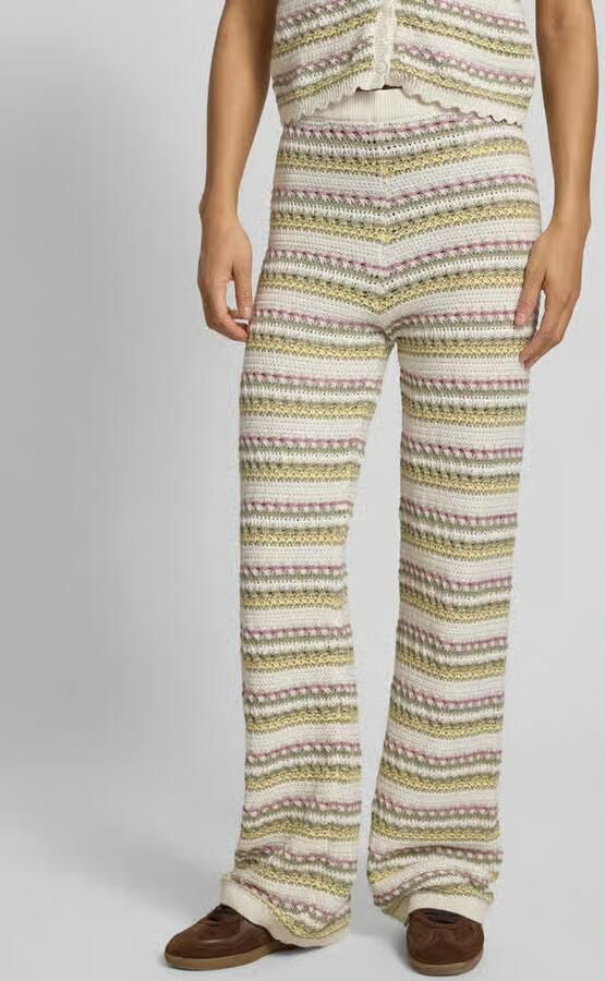 REVIEW Bootcut broek in all-over look - Foto 2