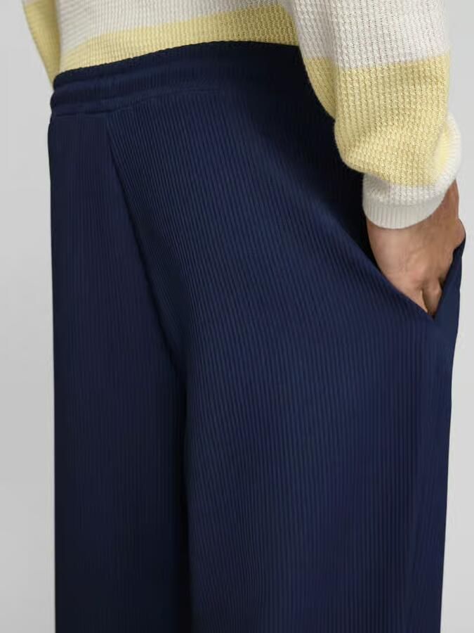 REVIEW Broek met elastische tailleband in plissélook