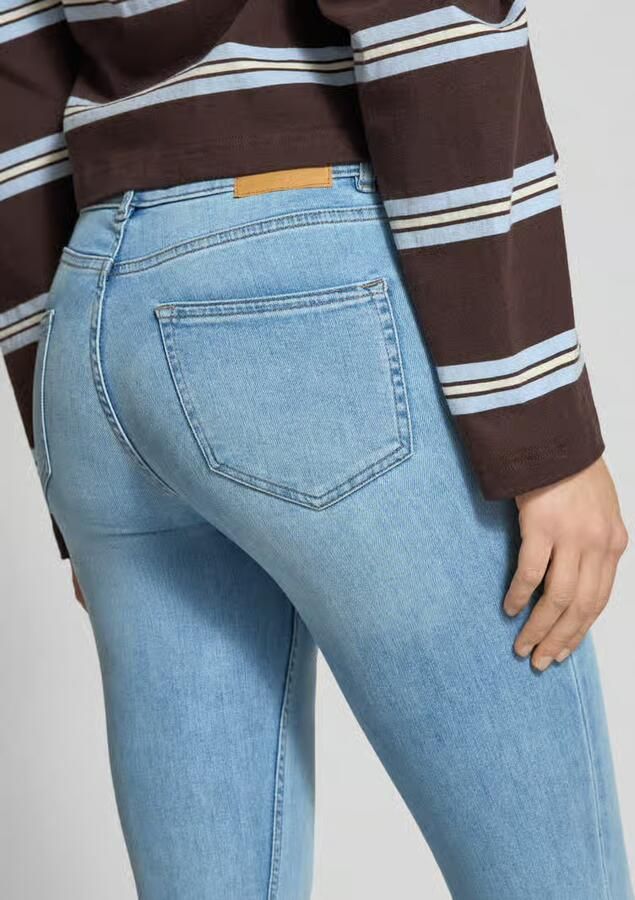 REVIEW Flared fit Jeans in 5-pocketmodel