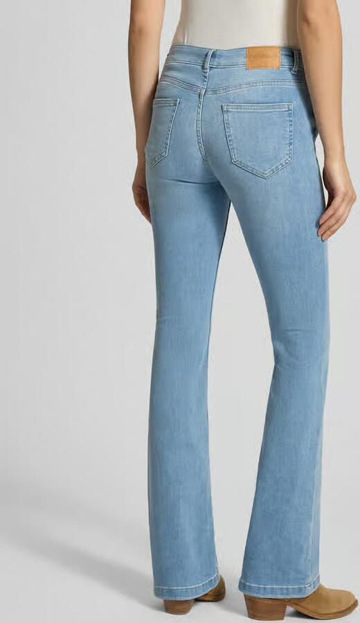 REVIEW Flared jeans met 5-pocketmodel - Foto 3