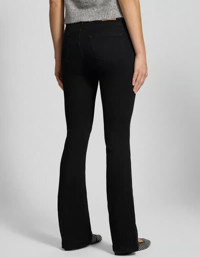 REVIEW Flared Jeans met middelhoge band
