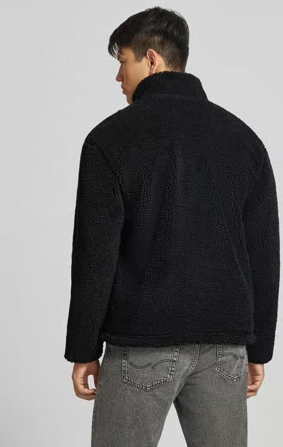 REVIEW Fleecejack met labeldetail en ritssluiting - Foto 2