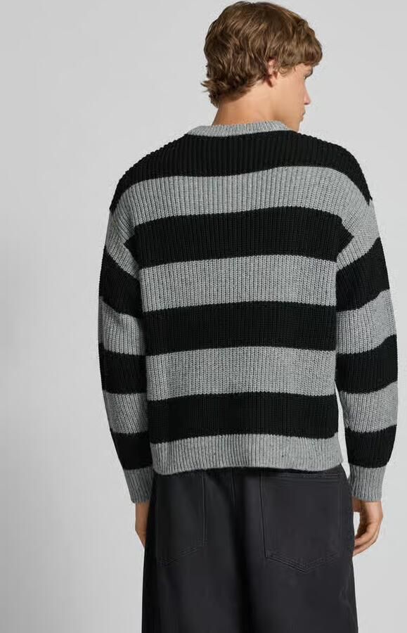 REVIEW Gebreide pullover met labelstitching