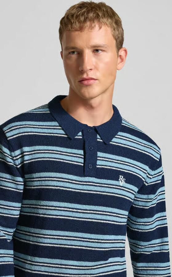 REVIEW Gebreide pullover met polokraag in bouclé-look