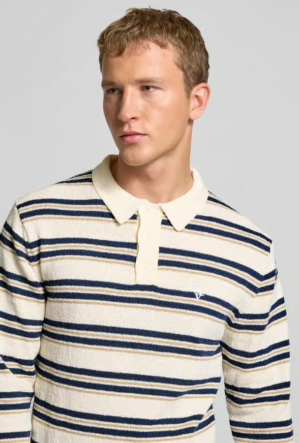 REVIEW Gebreide pullover met polokraag in bouclé-look