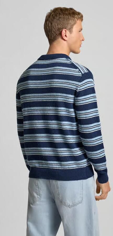 REVIEW Gebreide pullover met polokraag in bouclé-look - Foto 4