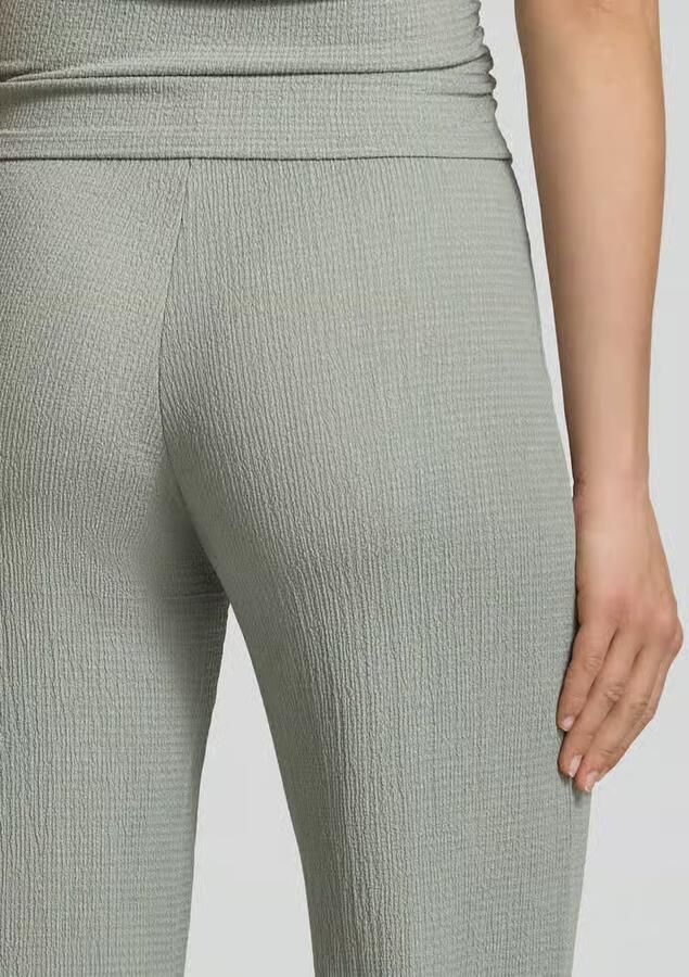 REVIEW Gestructureerde pull-on-broek