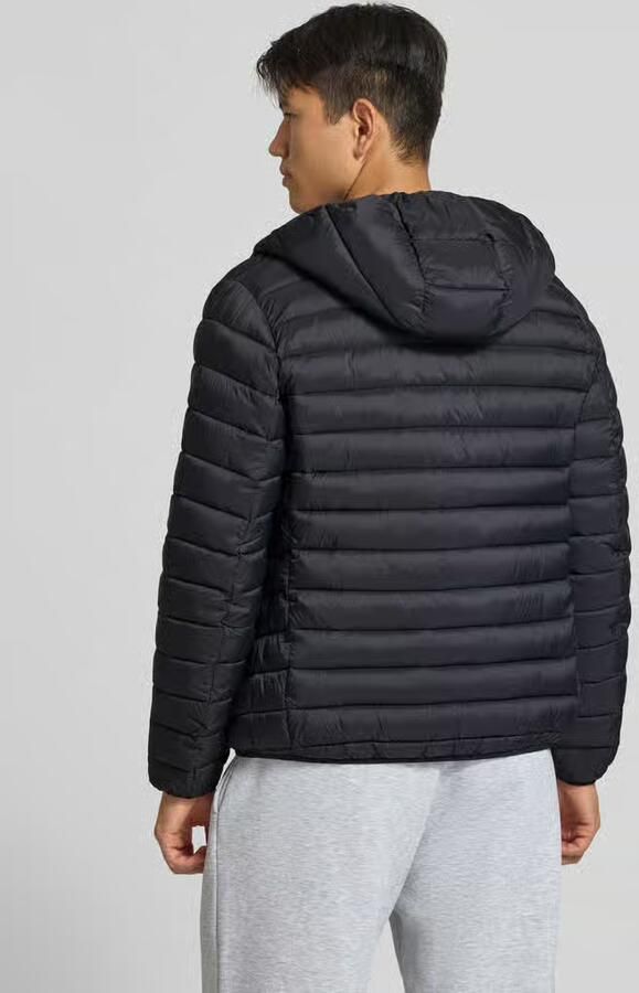 REVIEW Gewatteerd jack met capuchon en labelstitching - Foto 2