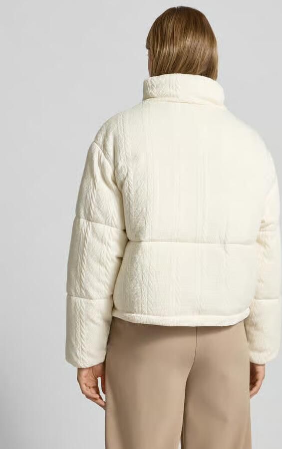 REVIEW Gewatteerd jack met opstaande kraag en labelstitching