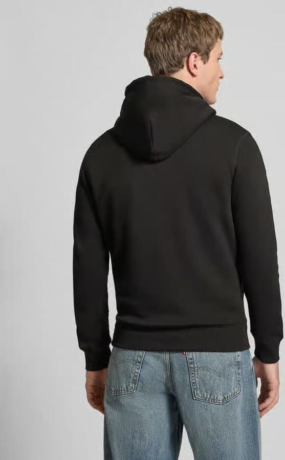 REVIEW Hoodie met kangoeroezak