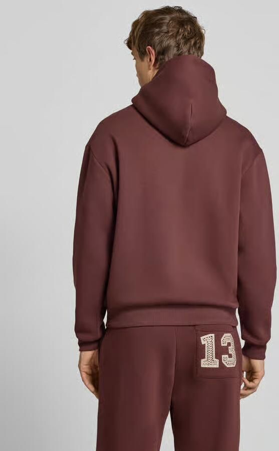 REVIEW Hoodie met kettingborduursel en kangoeroezak - Foto 2