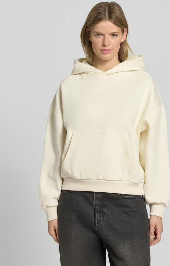 REVIEW Hoodie met labelstitching en kangoeroezak - Foto 4