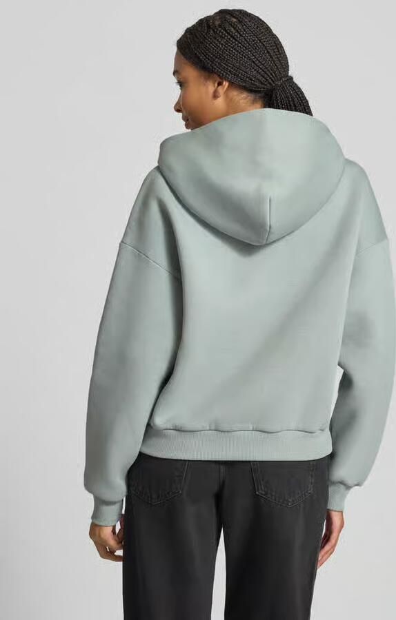 Review Hoodie met labelstitching
