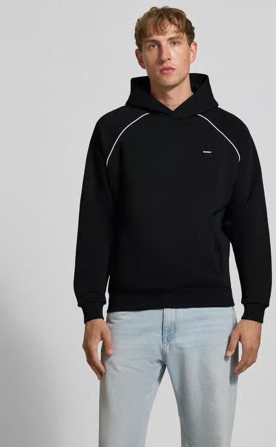 REVIEW Hoodie met logoprint en contrasterende biezen - Foto 3