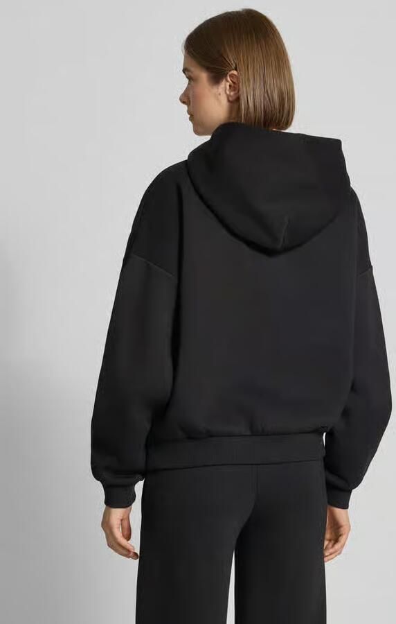 REVIEW Hoodie met logoprint en kangoeroezak - Foto 3