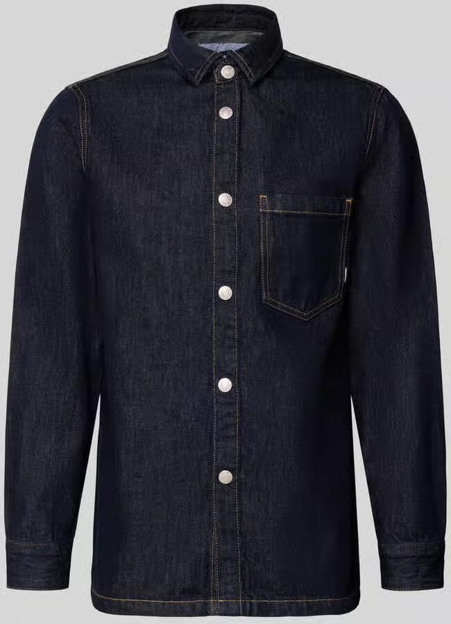 REVIEW Jeanshemd met kentkraag en borstzak
