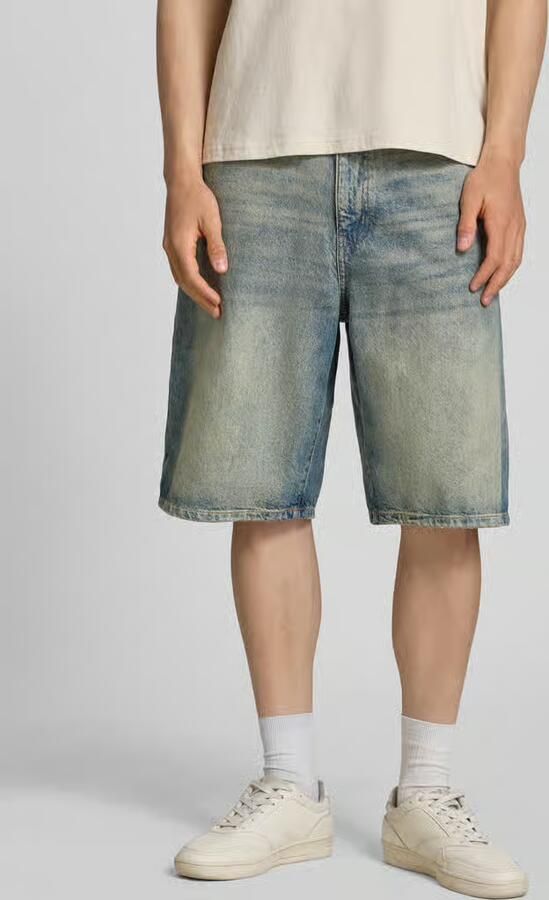 REVIEW Korte jeans in used-look met steekzakken - Foto 3
