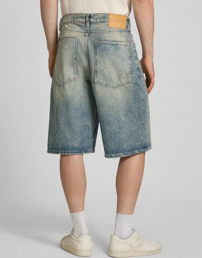 REVIEW Korte jeans in used-look met steekzakken - Foto 2