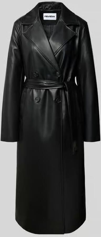 REVIEW Lange jas in leerlook met strikceintuur