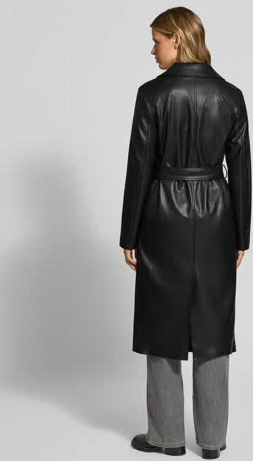 REVIEW Lange jas in leerlook met strikceintuur - Foto 2