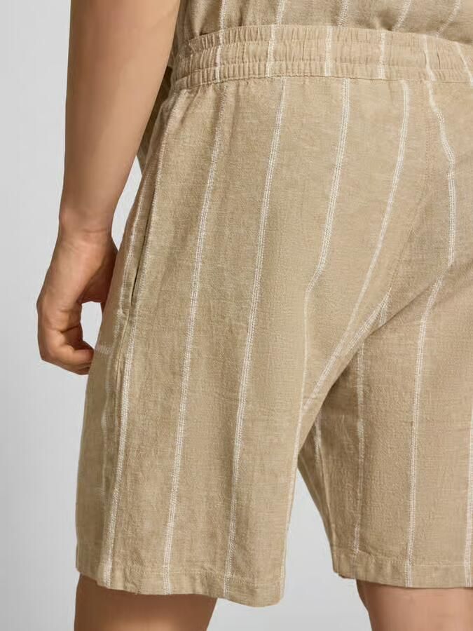 REVIEW Linnen short met gestikt logo