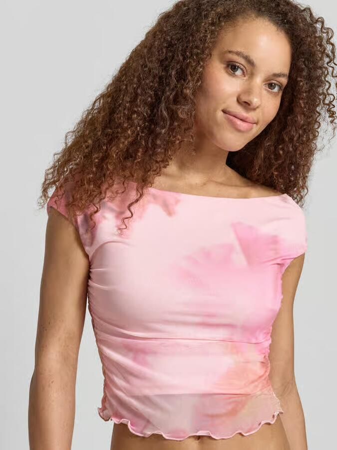REVIEW mesh-top met grote bloemenprint en carmenhals