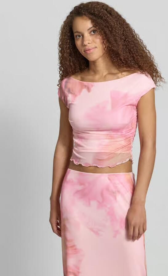 REVIEW mesh-top met grote bloemenprint en carmenhals - Foto 3