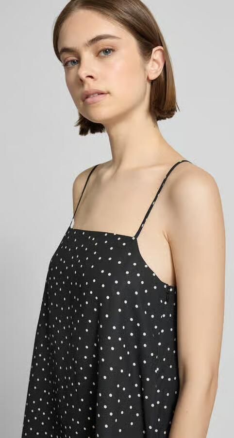 REVIEW mini-jurk in all-over look met spaghettibandjes