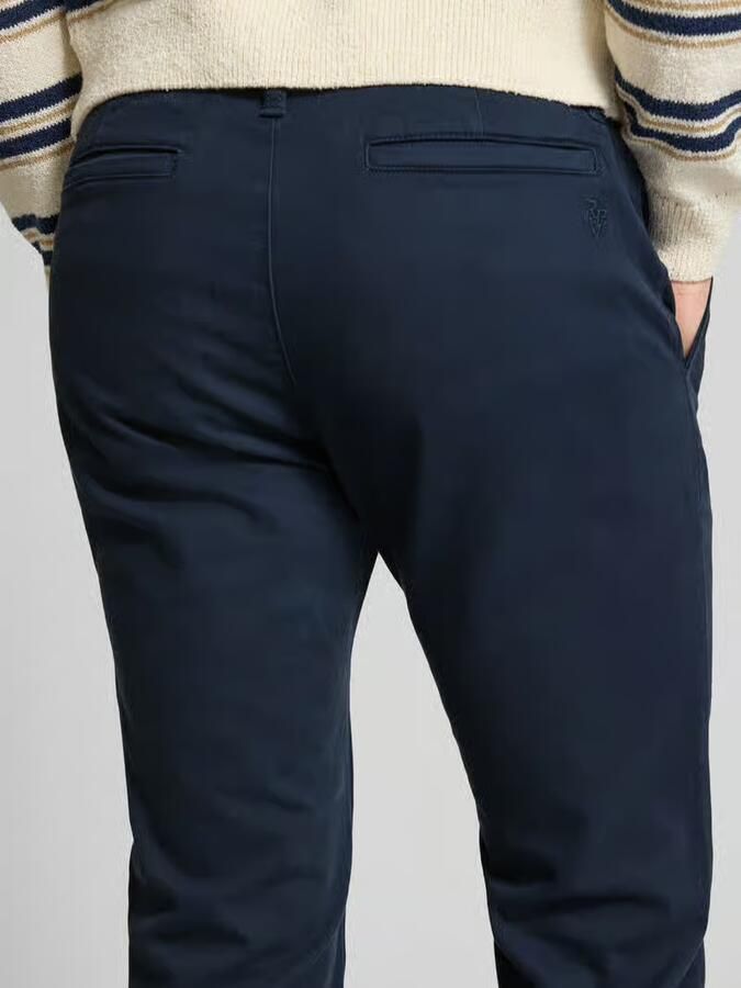 REVIEW Nauwsluitende Chino met recht silhouet en middelhoge taille - Foto 2