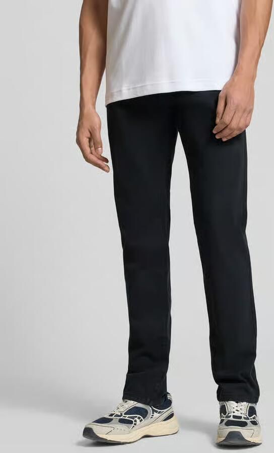 REVIEW Nauwsluitende Chino met recht silhouet en middelhoge taille - Foto 3