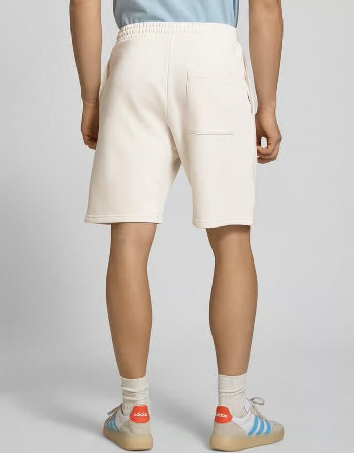 REVIEW regular fit sweatshorts met labelstitching