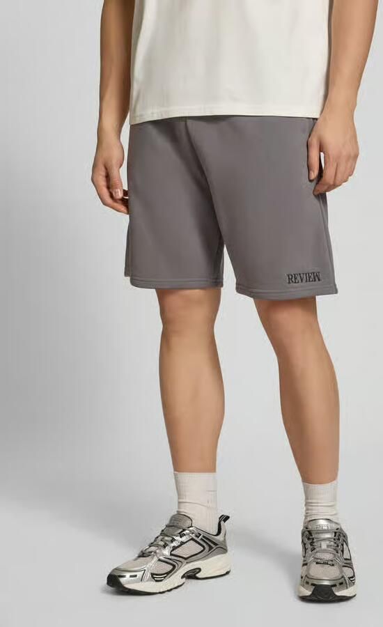 REVIEW regular fit sweatshorts met labelstitching - Foto 4
