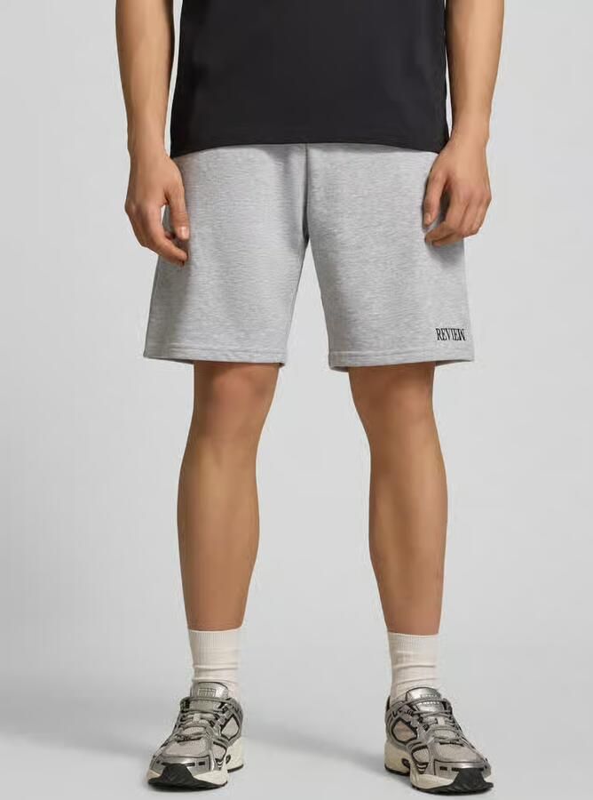 REVIEW regular fit sweatshorts met labelstitching - Foto 3