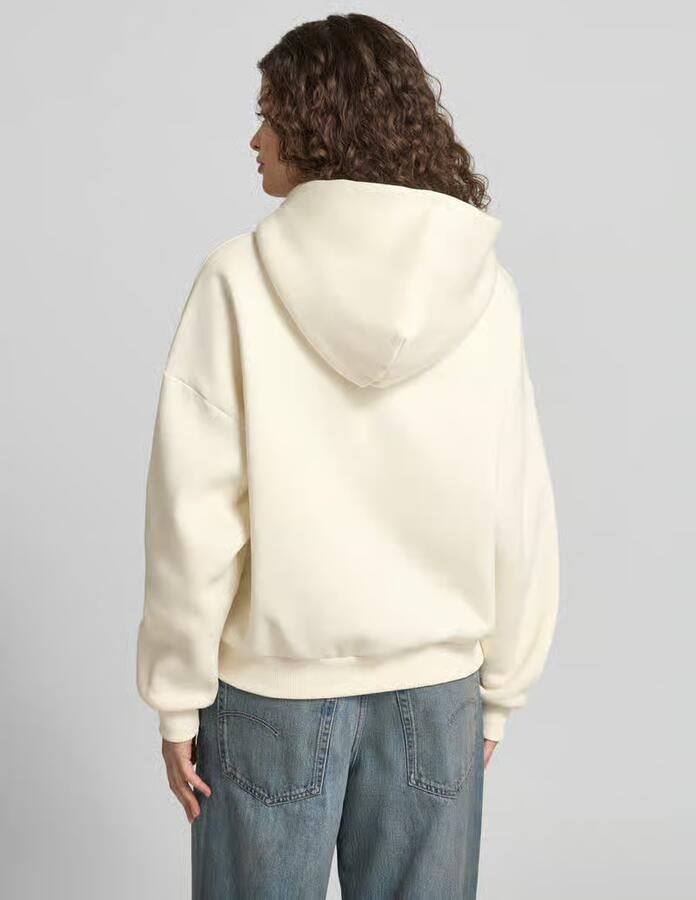 REVIEW Hoodie met labelstitching en kangoeroezak - Foto 2
