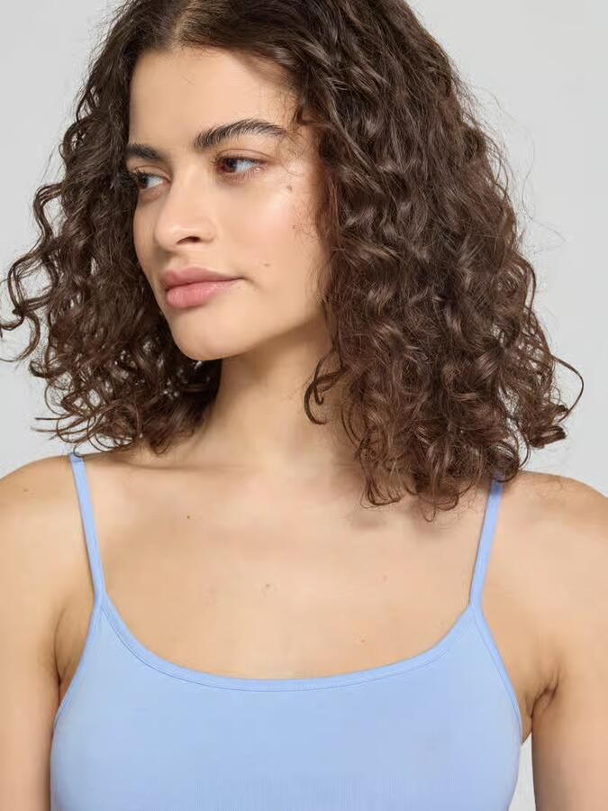 REVIEW slim fit top met spaghettibandjes
