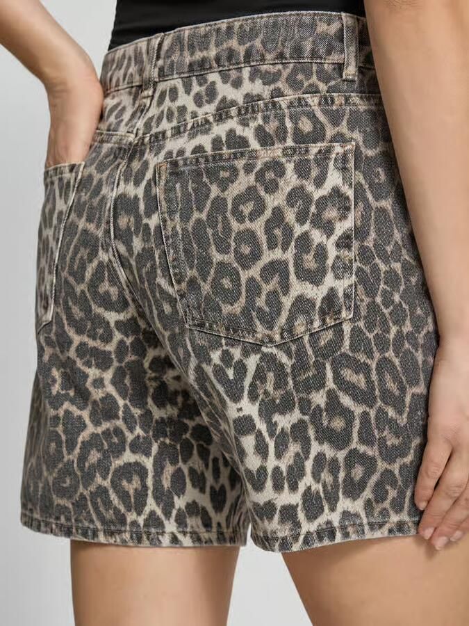 REVIEW straight fit shorts in denimlook
