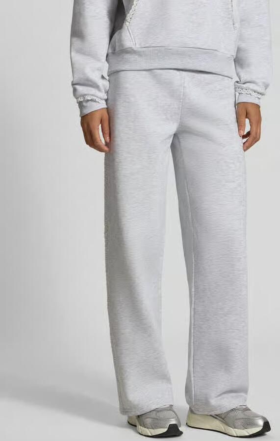 REVIEW sweatpants met gehaakt kant - Foto 3