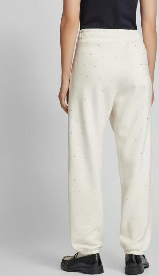 REVIEW Sweatpants met siersteentjes