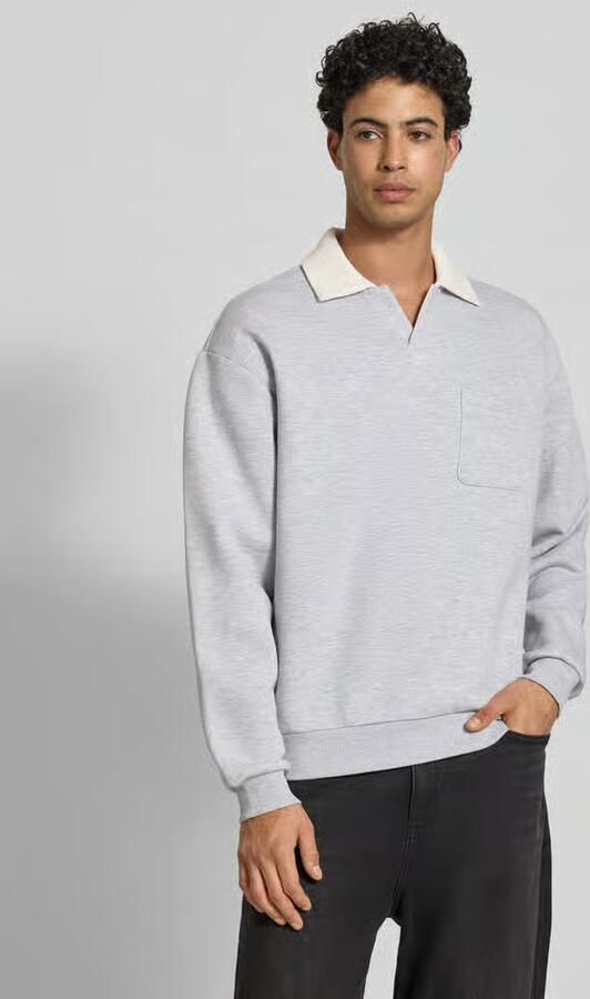 REVIEW Sweatshirt met contrastkraag en Borstzak met geborduurd logo - Foto 3