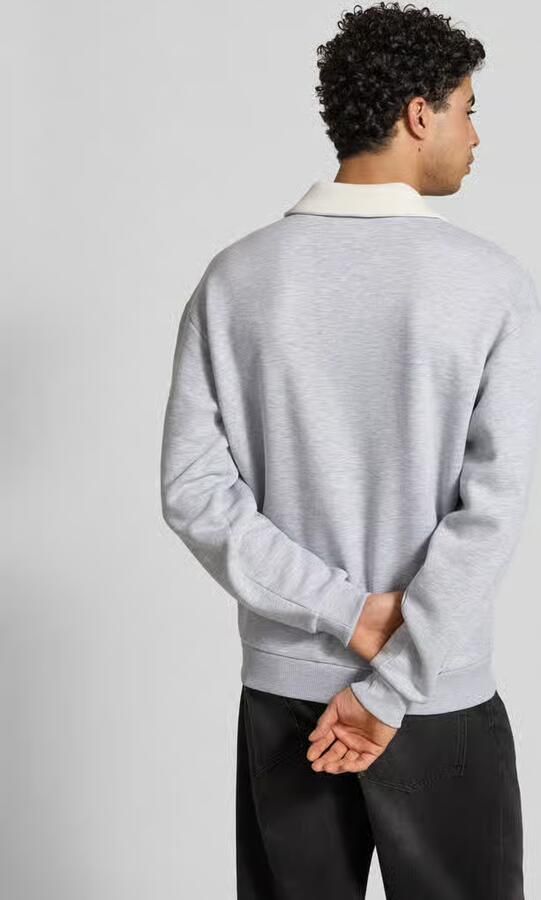 REVIEW Sweatshirt met contrastkraag en Borstzak met geborduurd logo - Foto 2