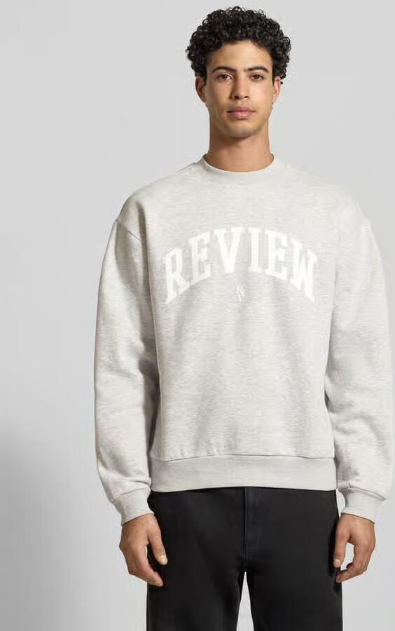 REVIEW Sweatshirt met Varsiety-emblemen - Foto 2