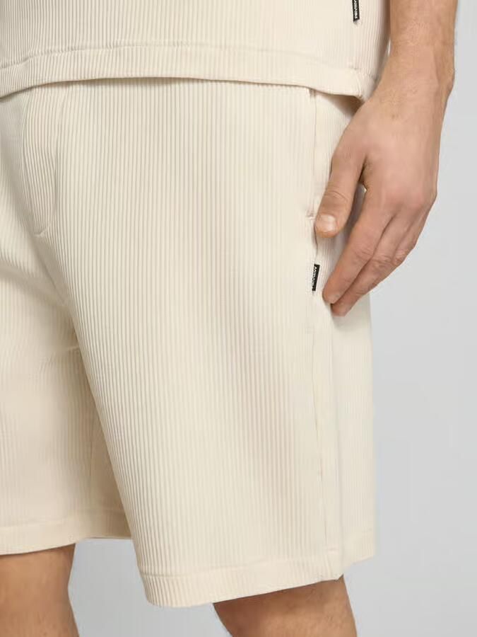 REVIEW Sweatshorts in met plissés look met elastische band