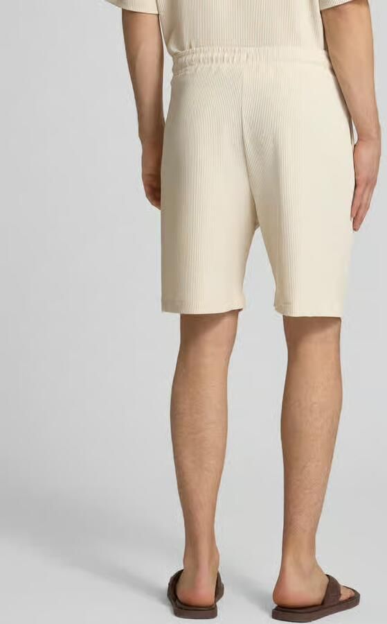 REVIEW Sweatshorts in met plissés look met elastische band - Foto 3