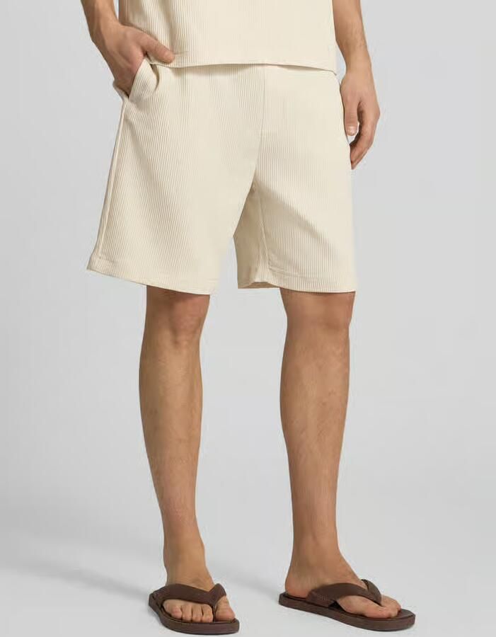 REVIEW Sweatshorts in met plissés look met elastische band - Foto 2
